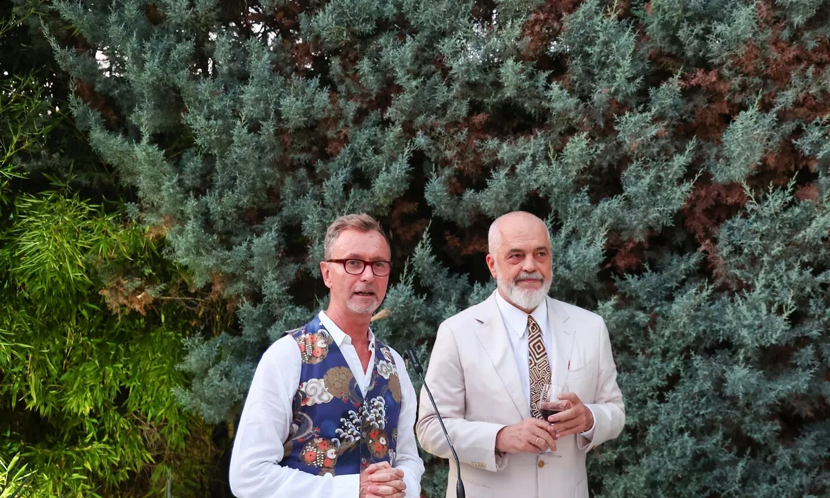 AMNISTIA PENALE / Ambasadori Gonzato lirohet nga burgu për "sjellje të shkëlqyer"