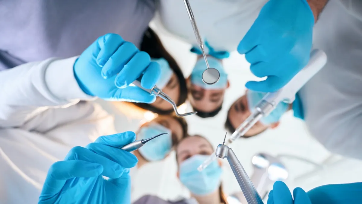 9 në 10 dentistë rekomandojnë të marrësh pjesë në protestë