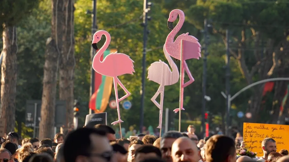 Protesto se të vrava, mos protesto se të vrava!