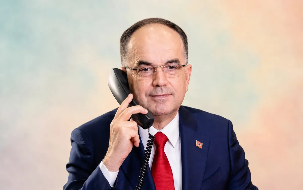 Presidenti Begaj thyen heshtjen: Mbështes protestën e dhjetorit 1990
