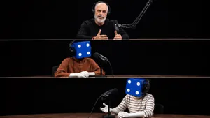 Manekinët me zare në kokë të ftuar në podkastin "Flasim"