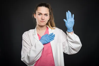 Betimi i ri i Hipokratit: Betohem të shpëtoj jetë njerëzish para datës 20