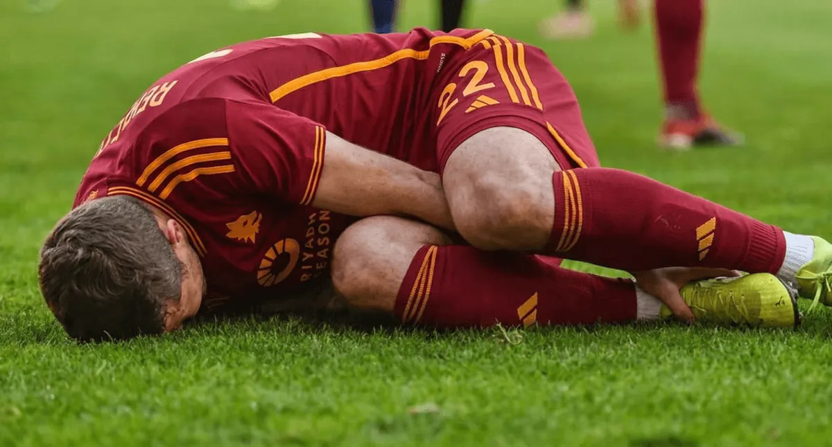 Komentatori bën akrobaci gjuhësore vetëm që mos thotë "testikuj"