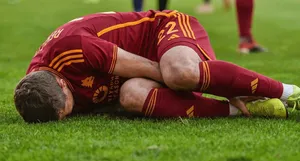 Komentatori bën akrobaci gjuhësore vetëm që mos thotë "testikuj"