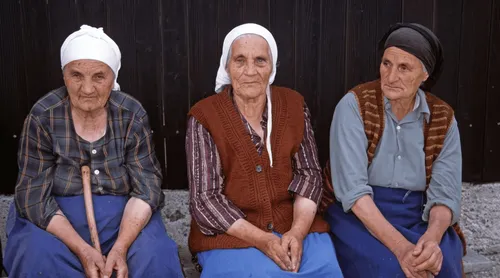 "Plakat janë një bestytni idiote" thotë besimtari i devotshëm