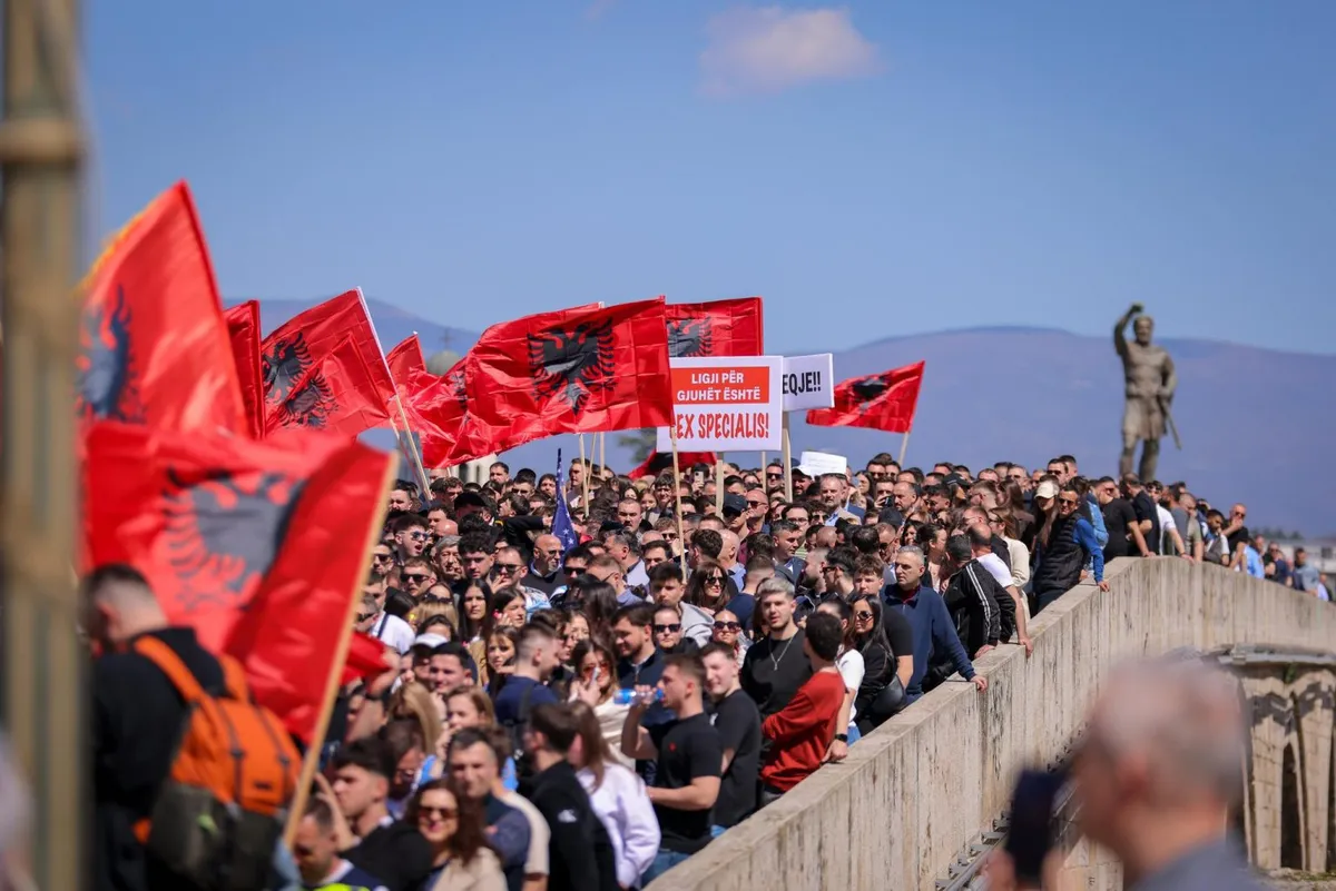 Maqedonia e Veriut ndryshon sërish emrin vetëm që të mos përkthehet dot në shqip