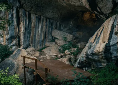 Turisti anglez padit shtetin shqiptar sepse nuk e theu qafën në Shpellën e Pëllumbasit